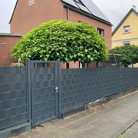 Gemuetliche 1-Zimmer Wohnung Mit Eigenem Eingang Wesseling Exterior photo